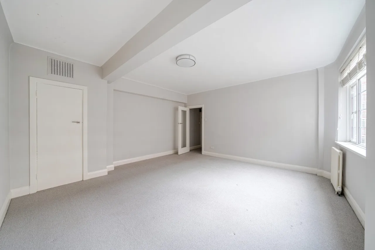 Balham High Road, Balham, SW17, photo 8