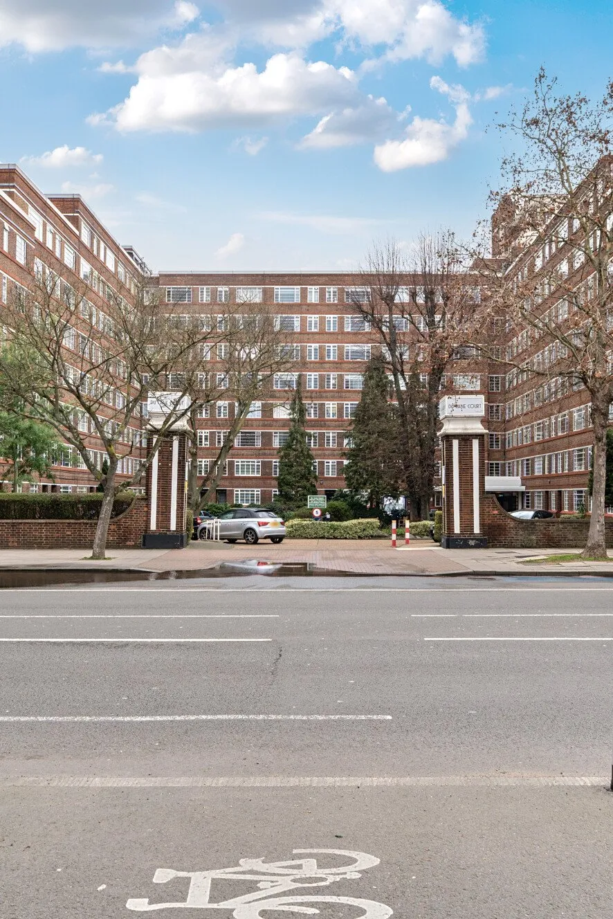 Balham High Road, Balham, SW17, photo 17