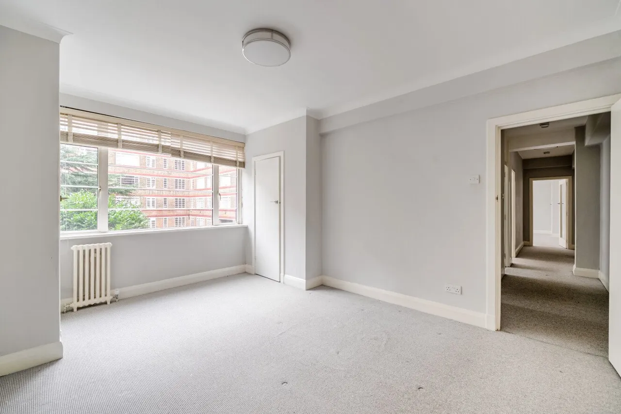 Balham High Road, Balham, SW17, photo 4