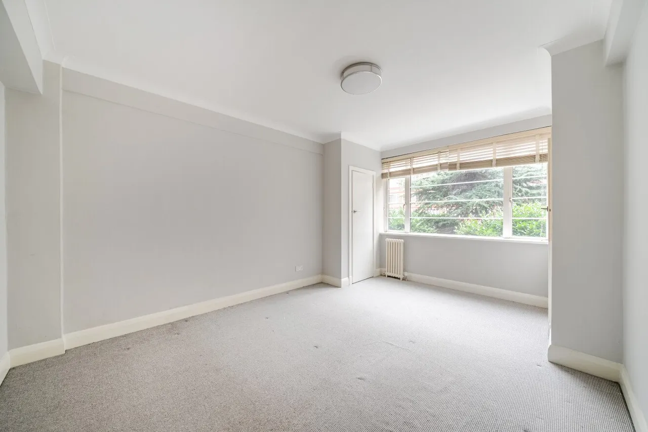 Balham High Road, Balham, SW17, photo 11