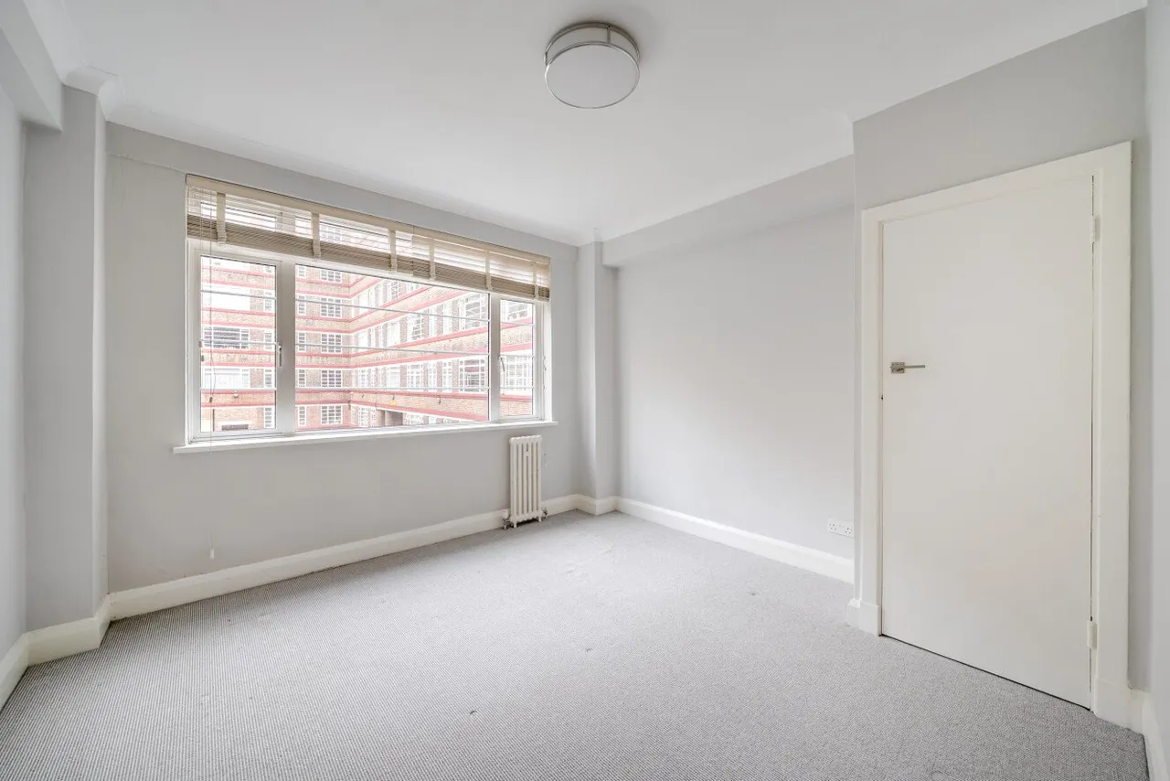 Balham High Road, Balham, SW17, photo 5