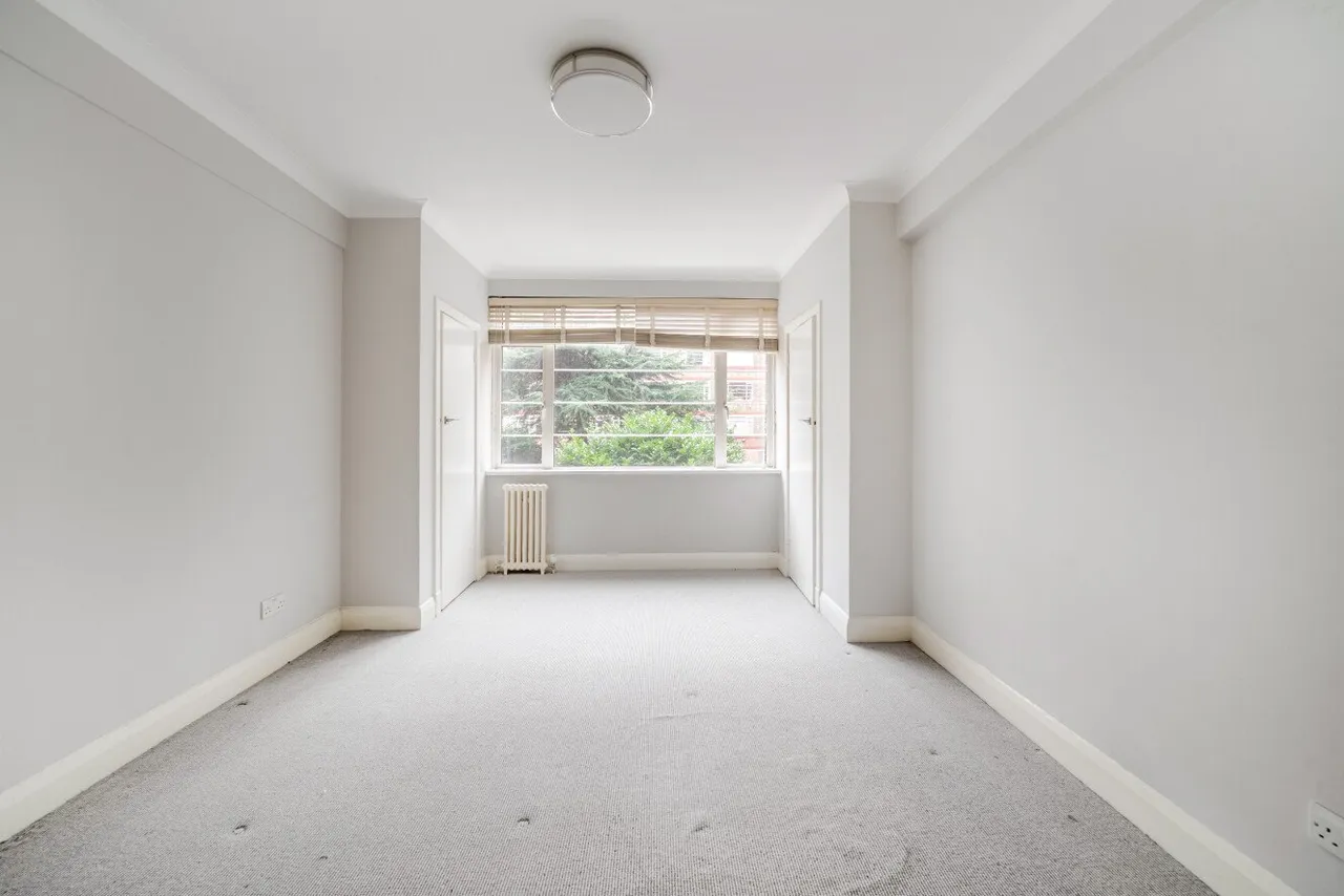 Balham High Road, Balham, SW17, photo 6