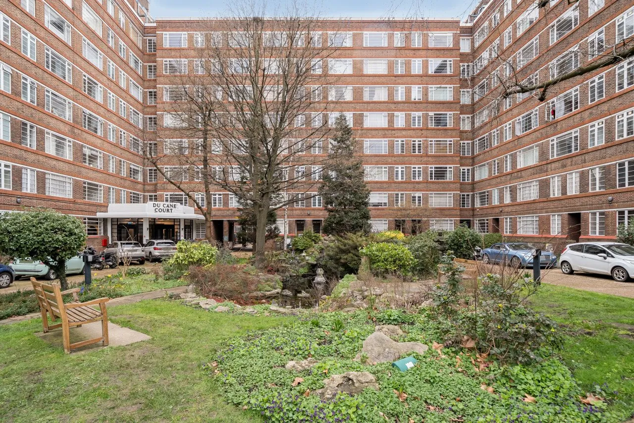 Balham High Road, Balham, SW17, photo 15