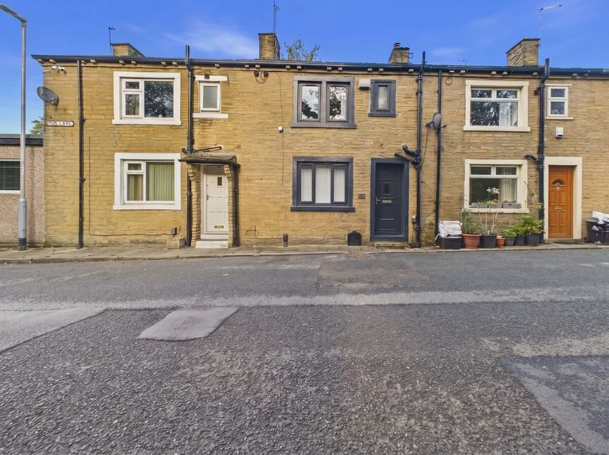 2 bed house for sale, Old Lane, Halifax, HX3