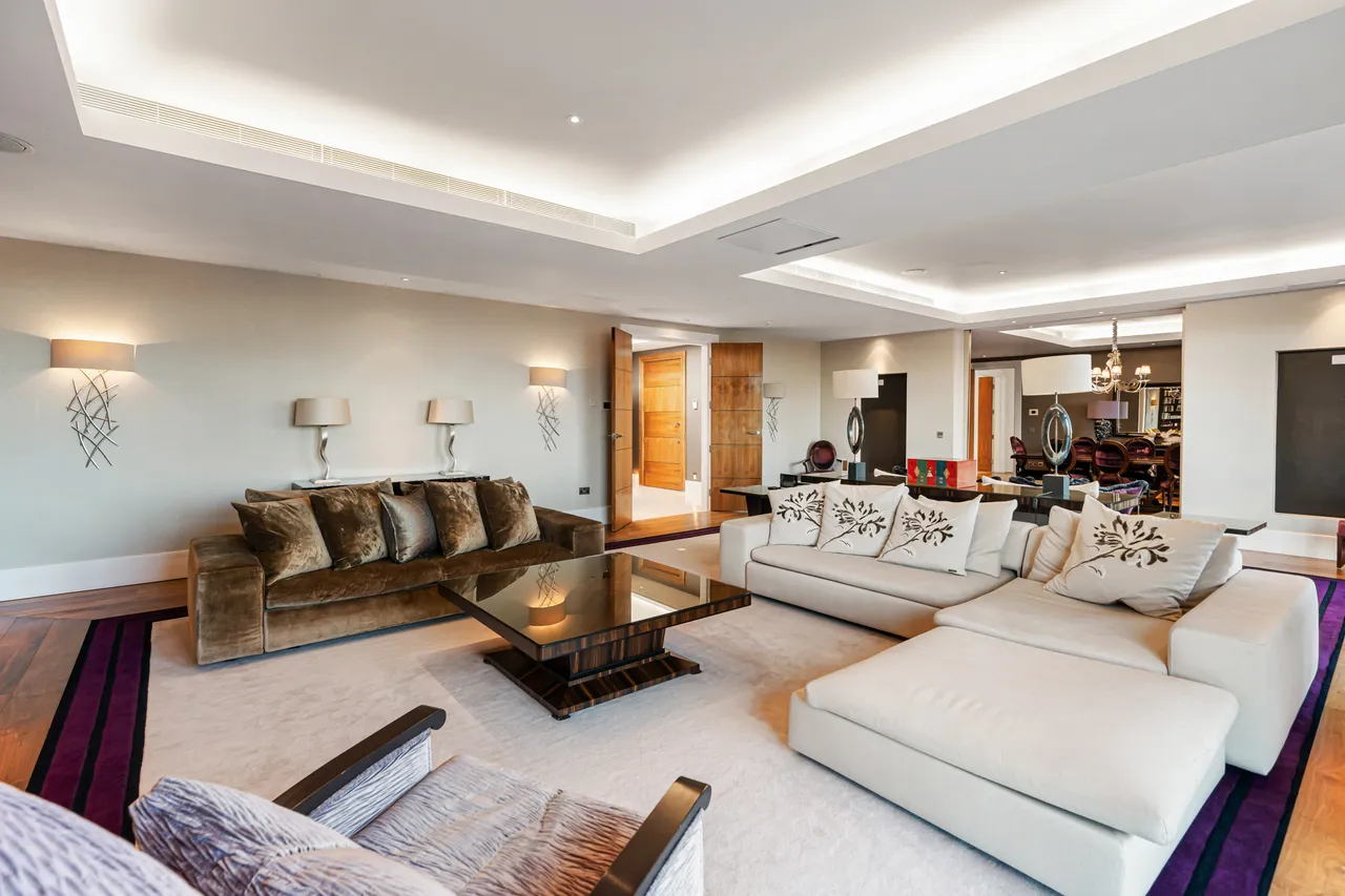 Allingham Court, The Bishops Avenue, Hampstead, London, photo 3