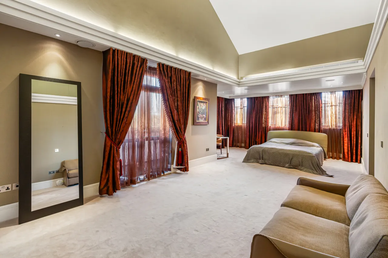 Allingham Court, The Bishops Avenue, Hampstead, London, photo 8