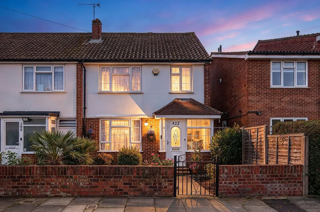 Staines Road West, Ashford, TW15, photo 14