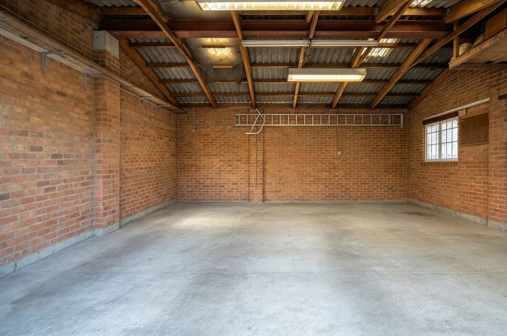 Staines Road West, Ashford, TW15, photo 3
