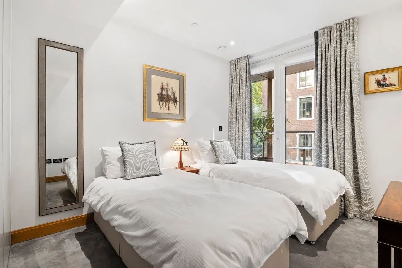 Horseferry Road, London, SW1P, photo 3