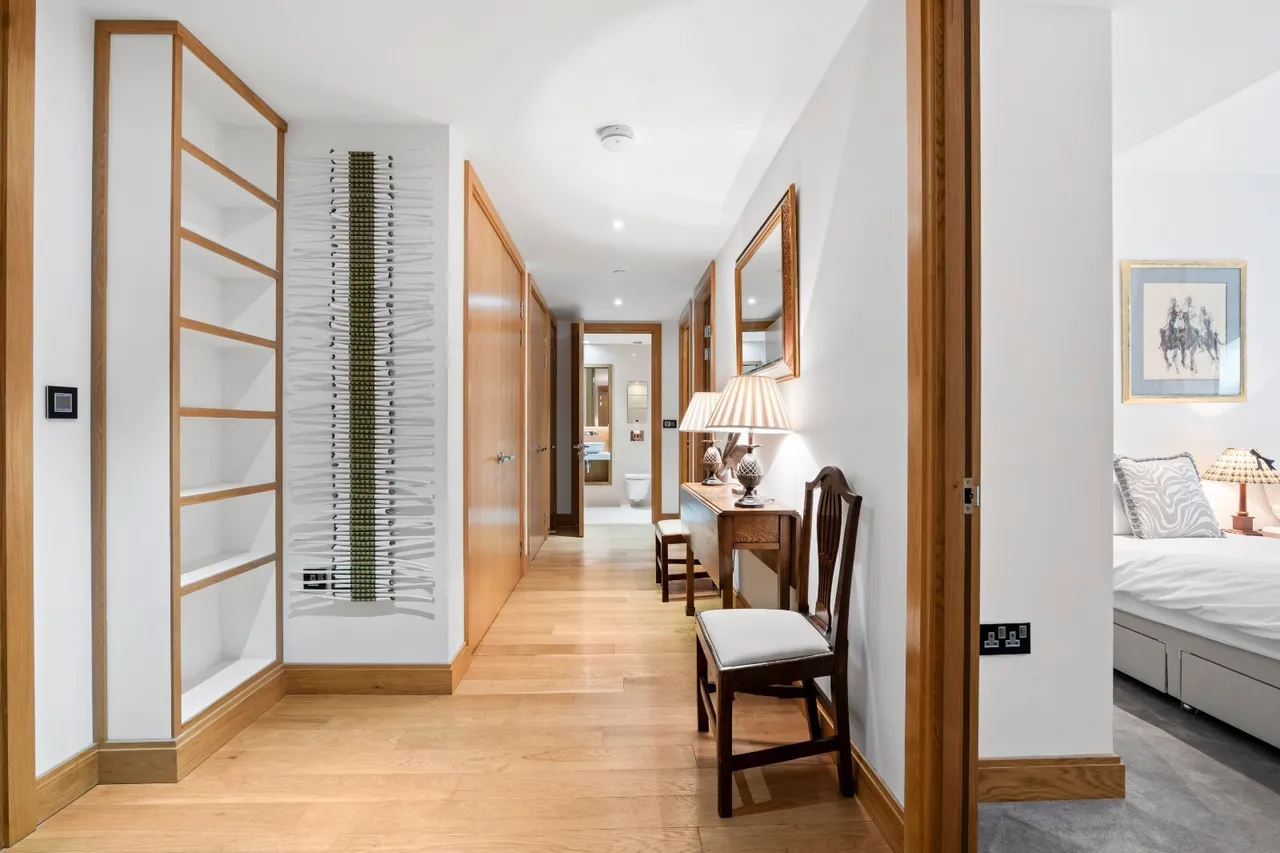 Horseferry Road, London, SW1P, photo 15