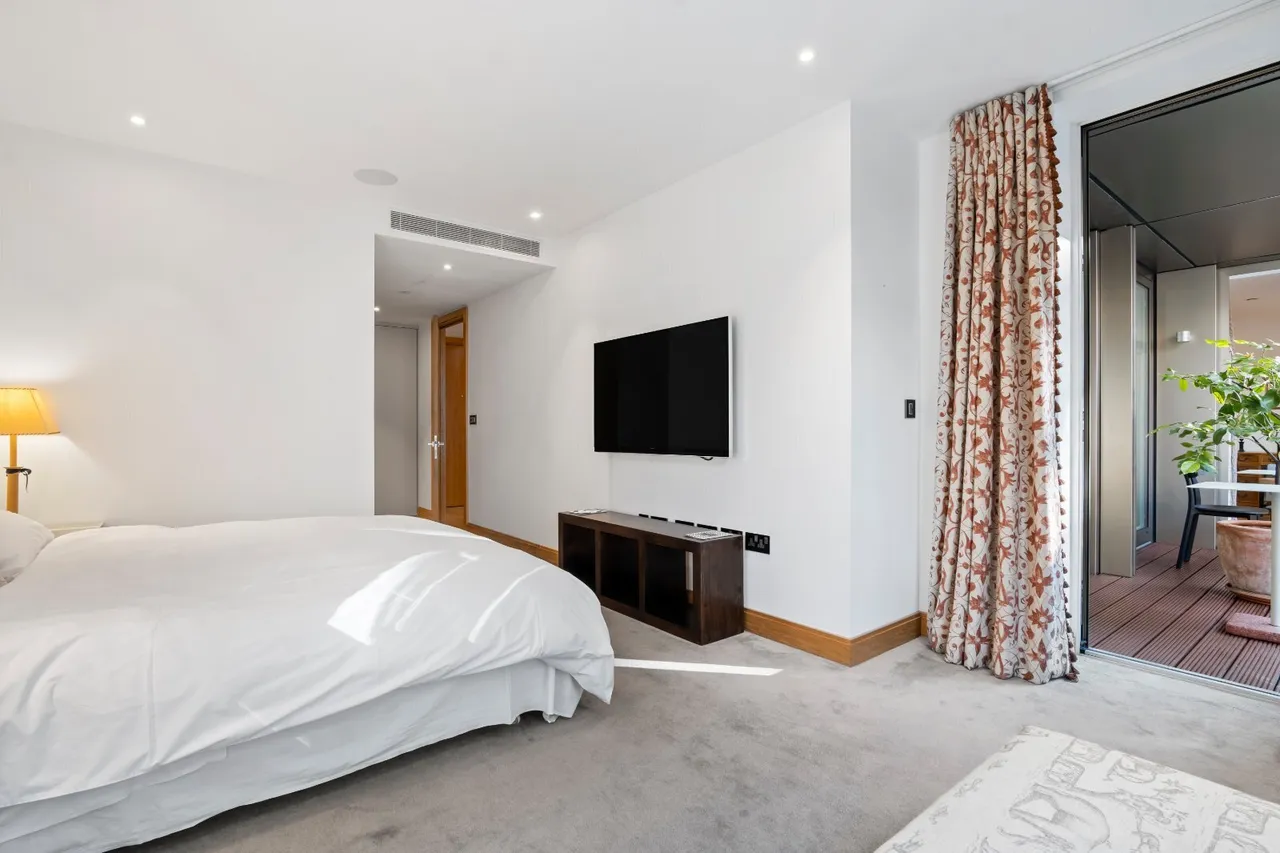 Horseferry Road, London, SW1P, photo 10