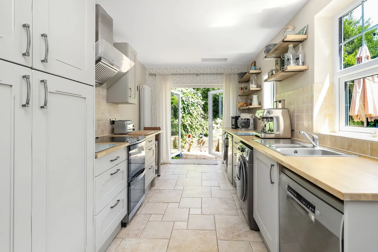 Marlborough Road, Salisbury, Wiltshire, SP1 3TH, photo 2