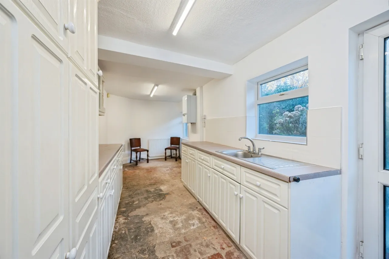 Walsall Road, Lichfield, WS13, photo 5