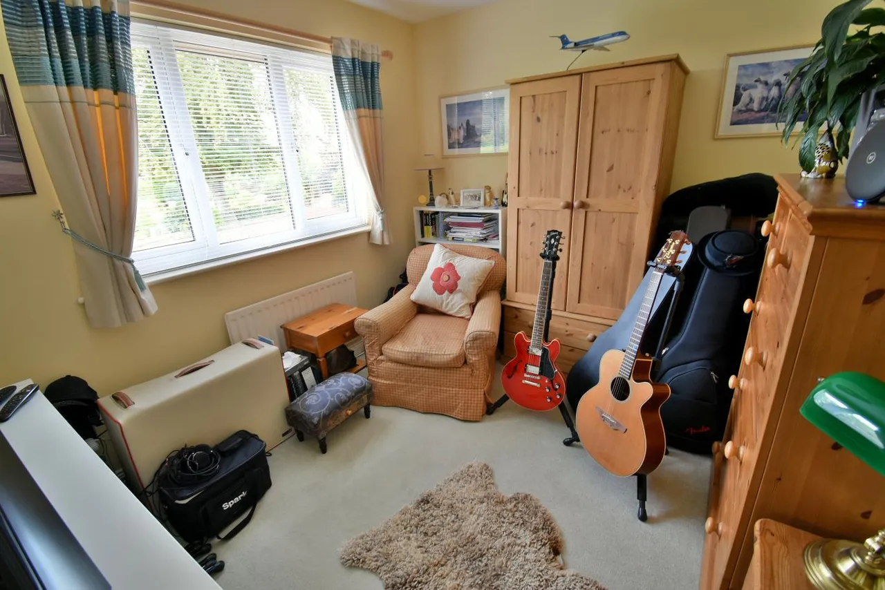 Pinewood Road, BH22, photo 12