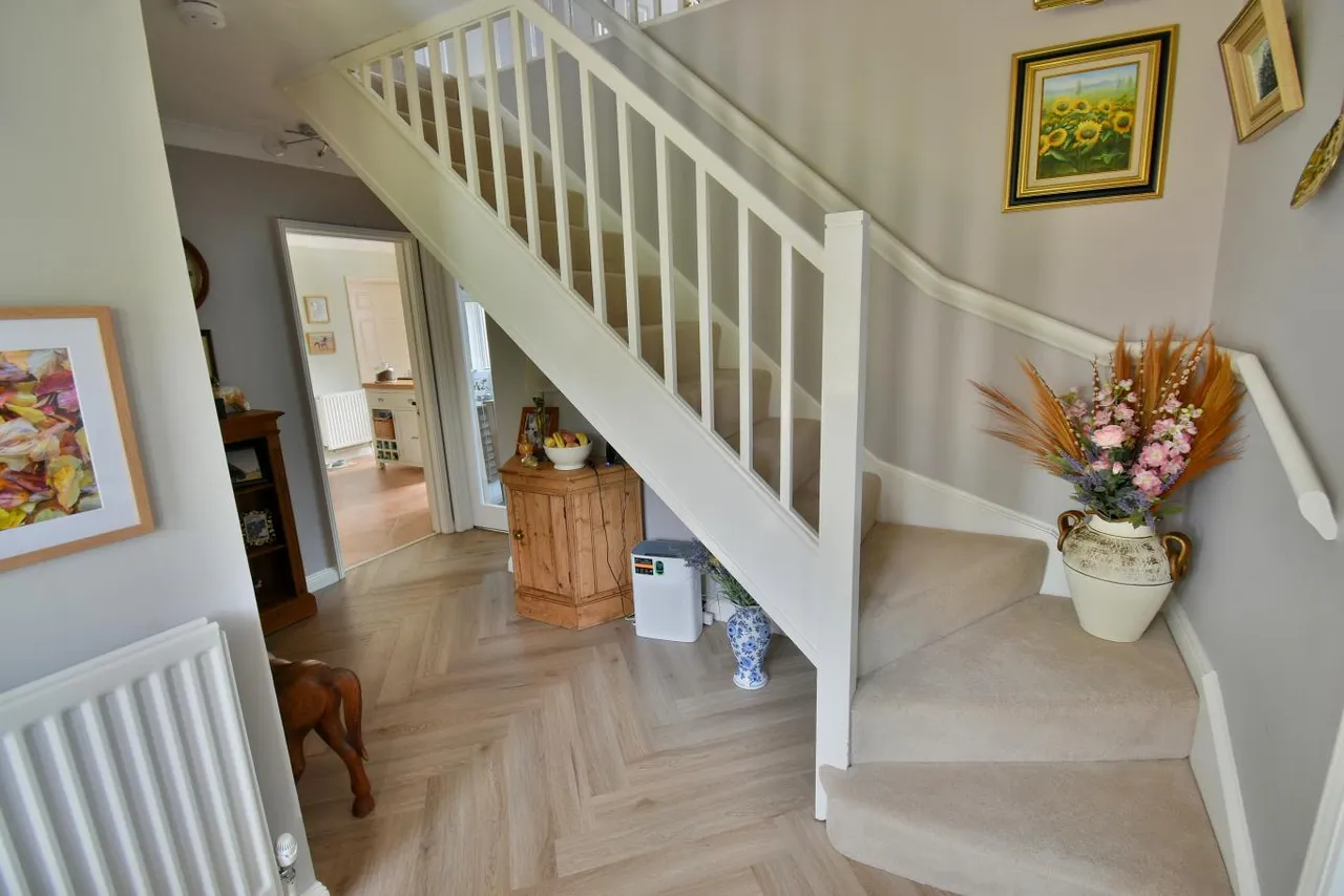 Pinewood Road, BH22, photo 14