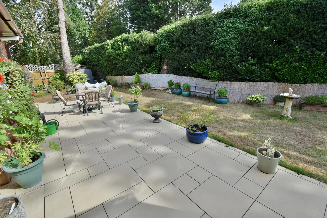 Pinewood Road, BH22, photo 22