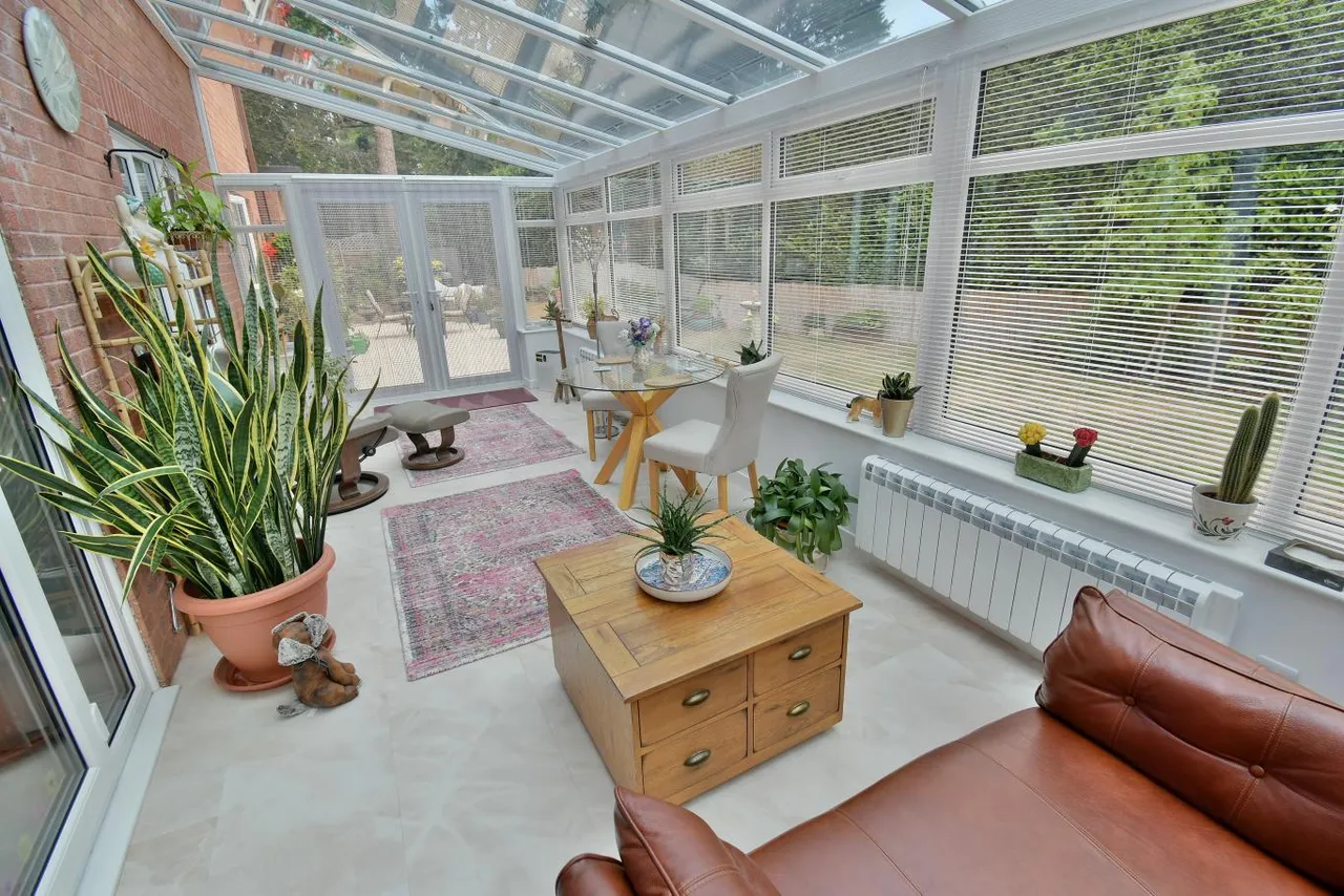 Pinewood Road, BH22, photo 5