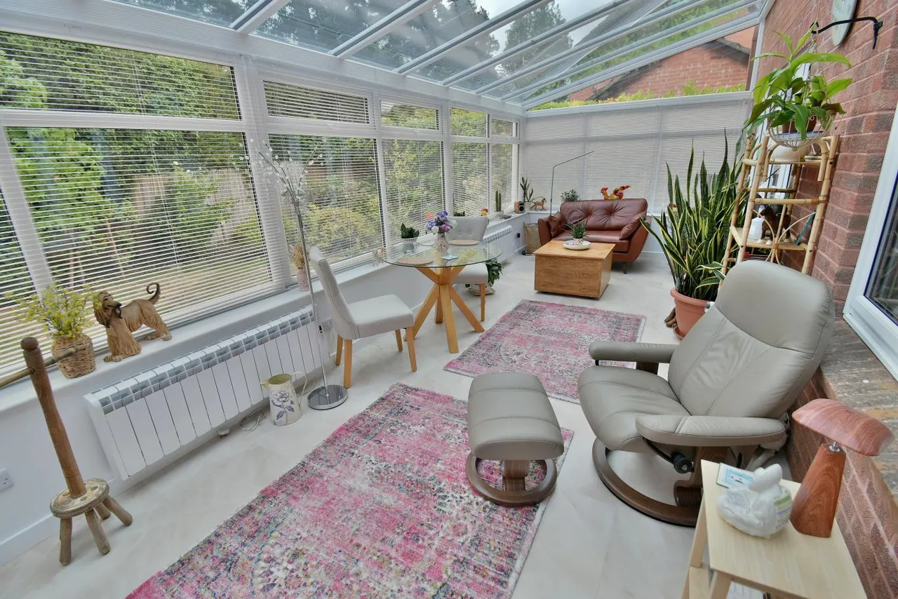 Pinewood Road, BH22, photo 6