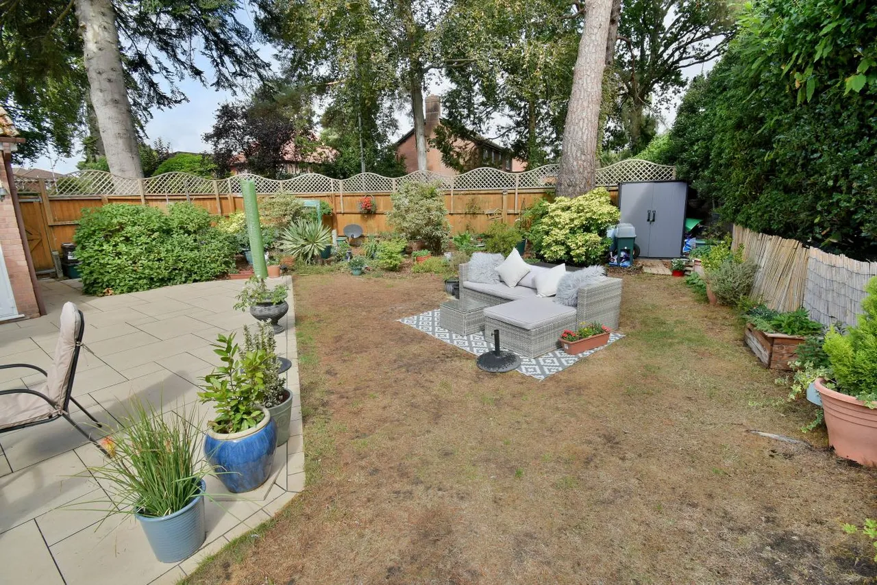 Pinewood Road, BH22, photo 20