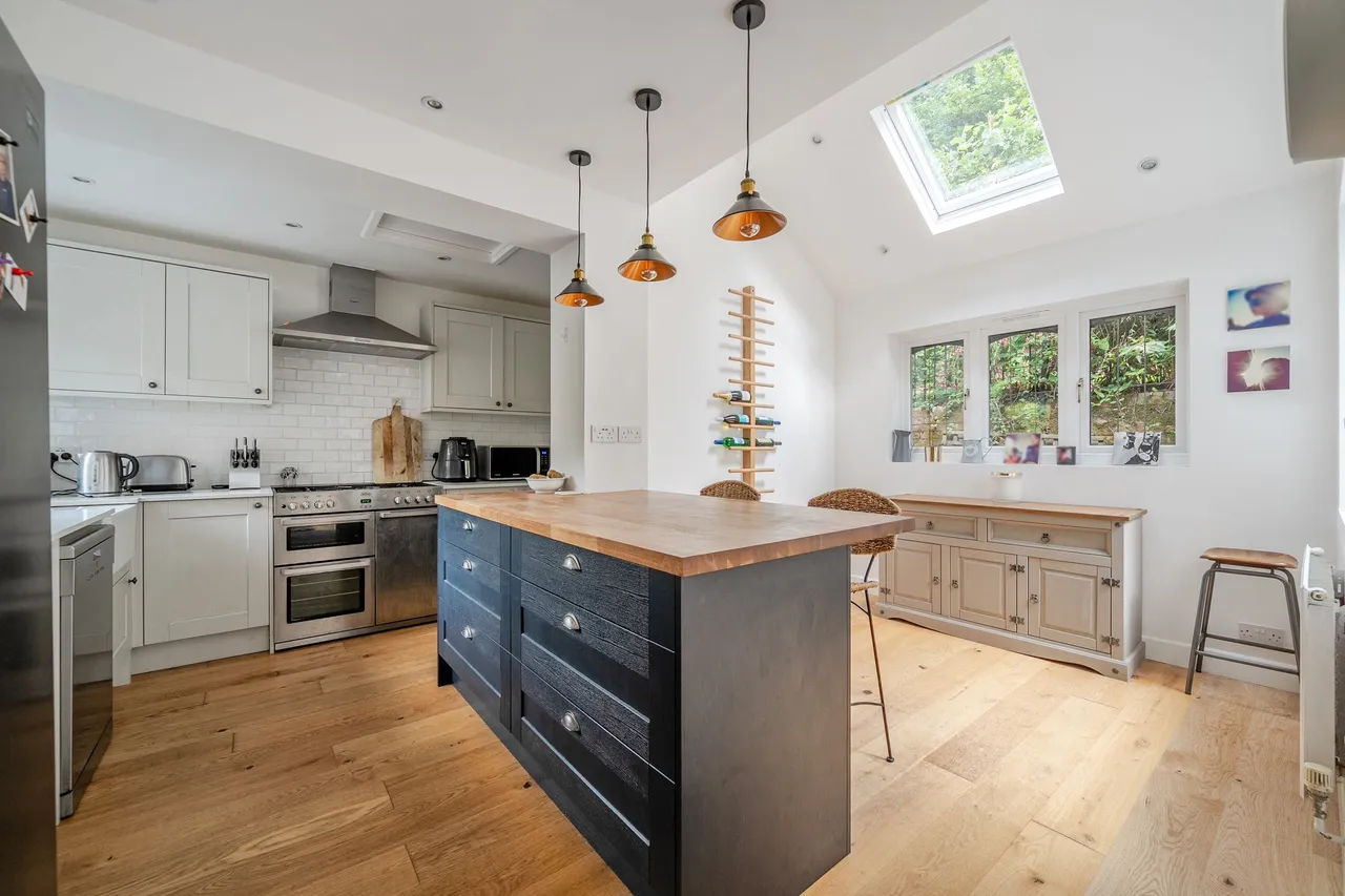Marley Combe Road, Haslemere, GU27, photo 2