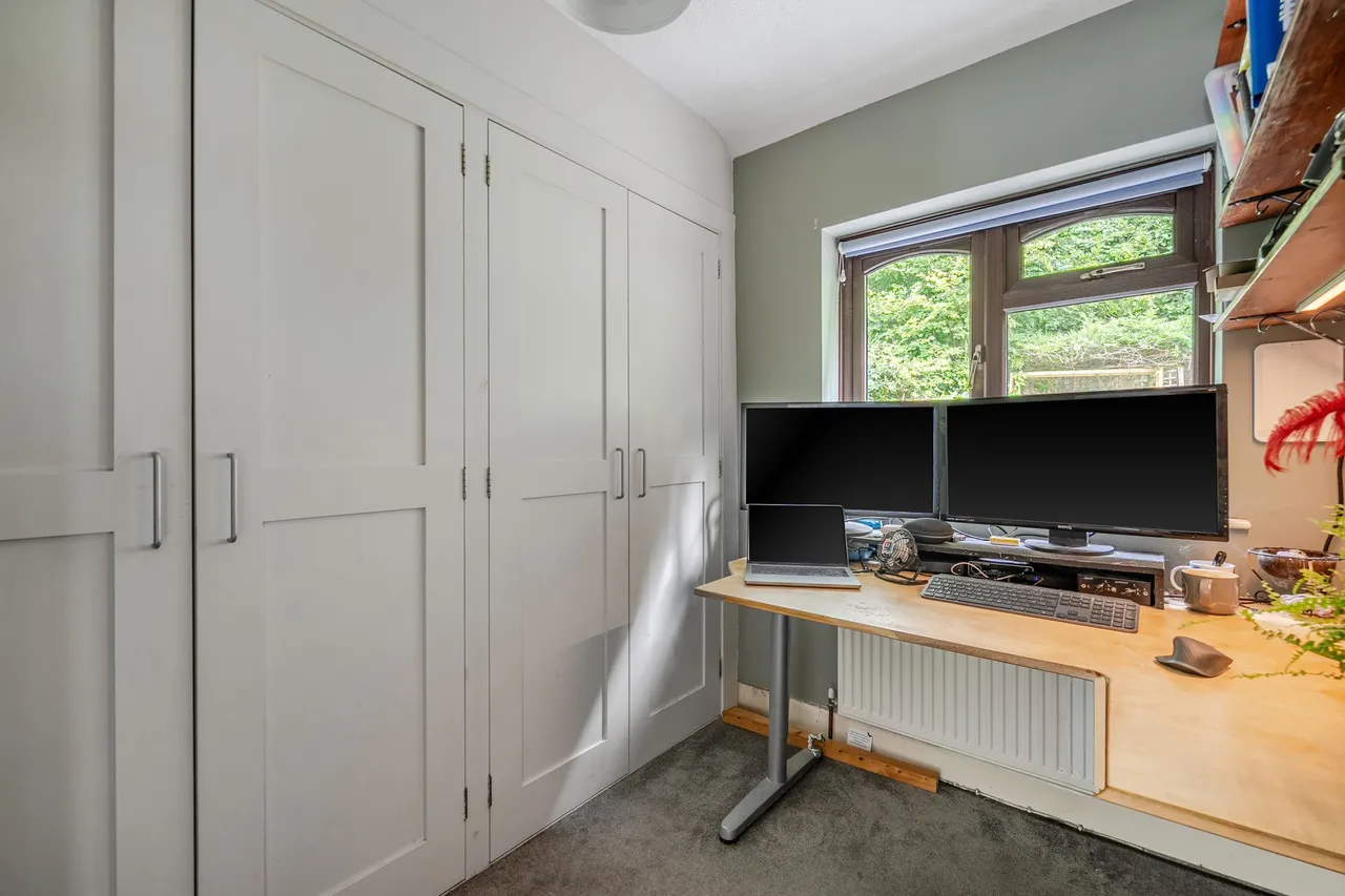 Marley Combe Road, Haslemere, GU27, photo 13