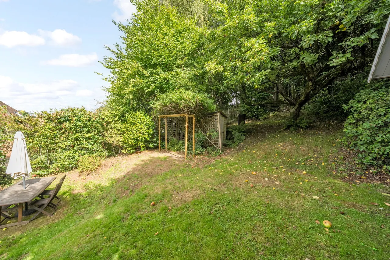 Marley Combe Road, Haslemere, GU27, photo 22