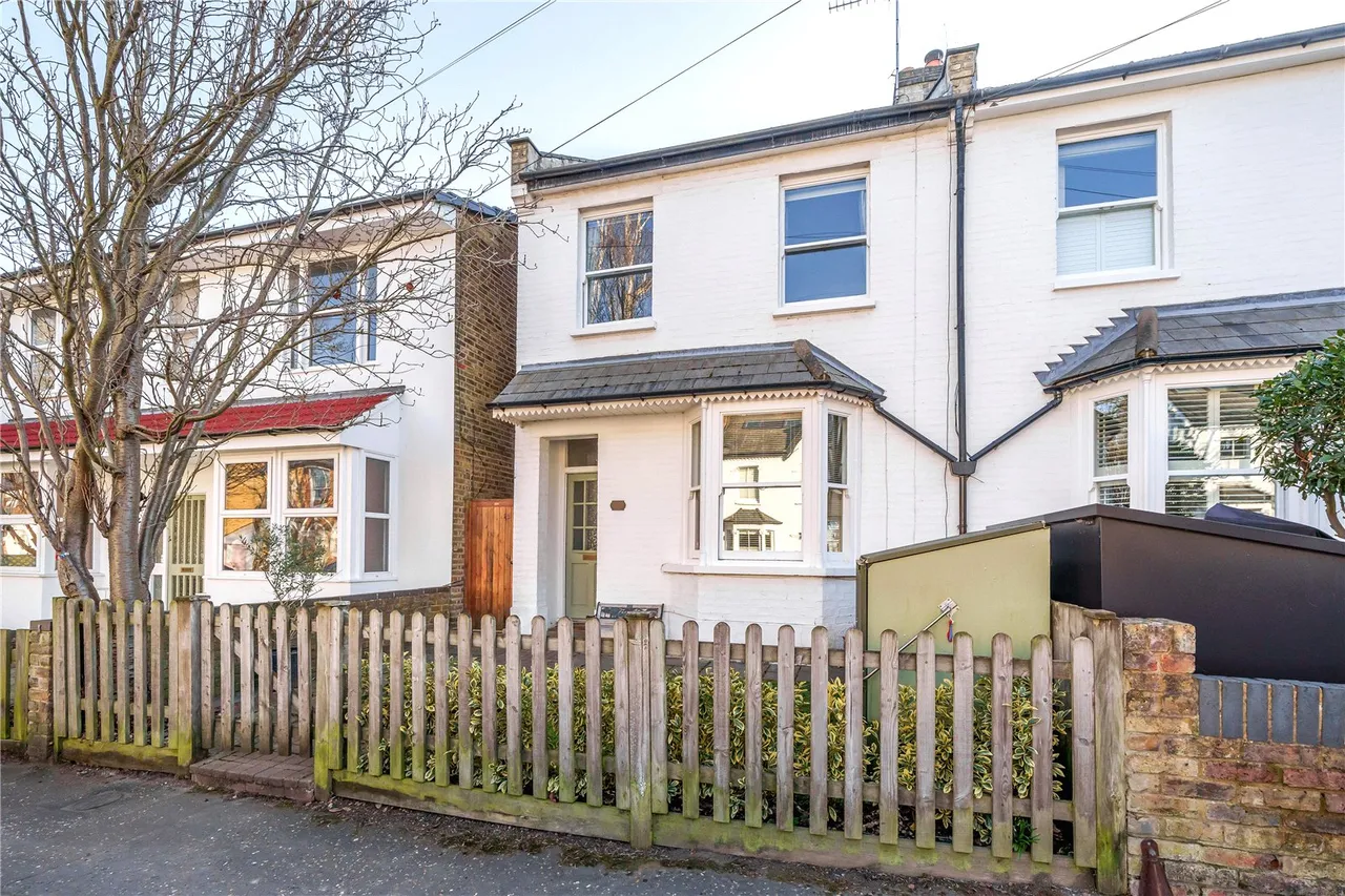 4 bed house for sale — Windsor Road, Teddington, TW11 0SG