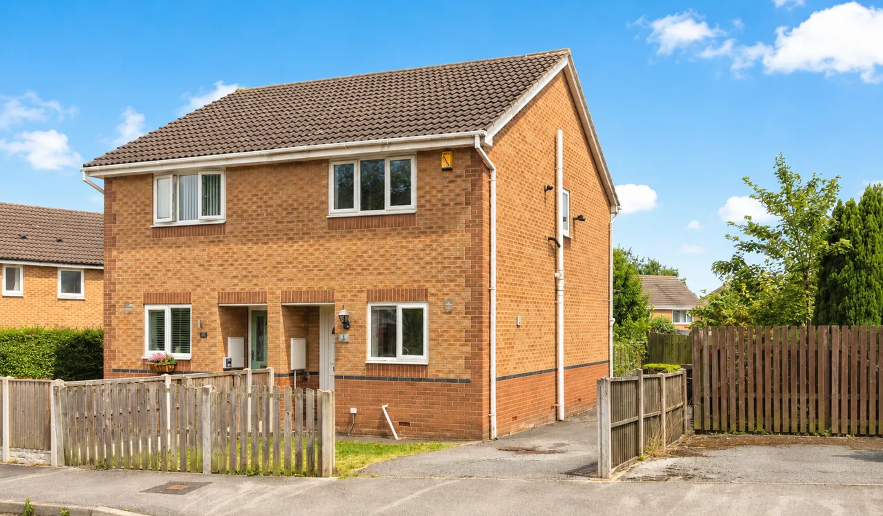 2 bed house for sale — Castle Hill, Wakefield