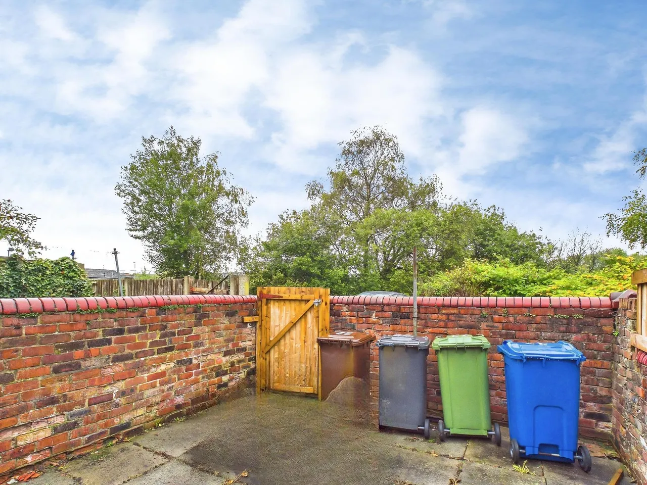 Lily Lane, Bamfurlong, WN2, photo 2