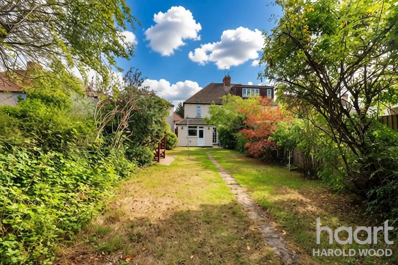 Arundel Road, Harold Wood, RM3, photo 16