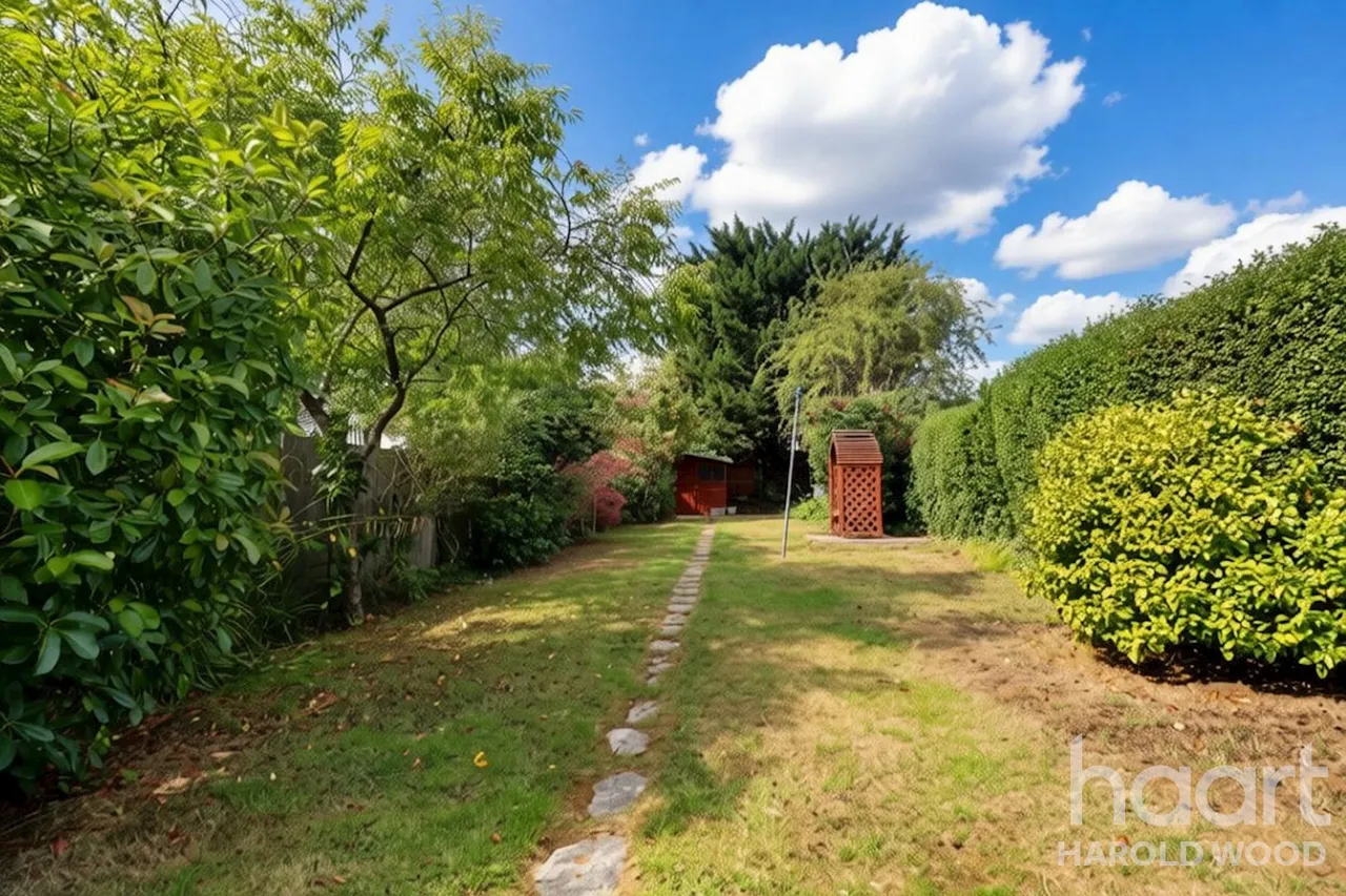 Arundel Road, Harold Wood, RM3, photo 17