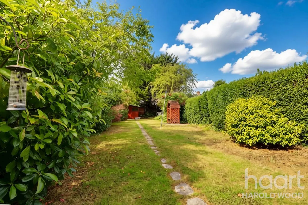 Arundel Road, Harold Wood, RM3, photo 18