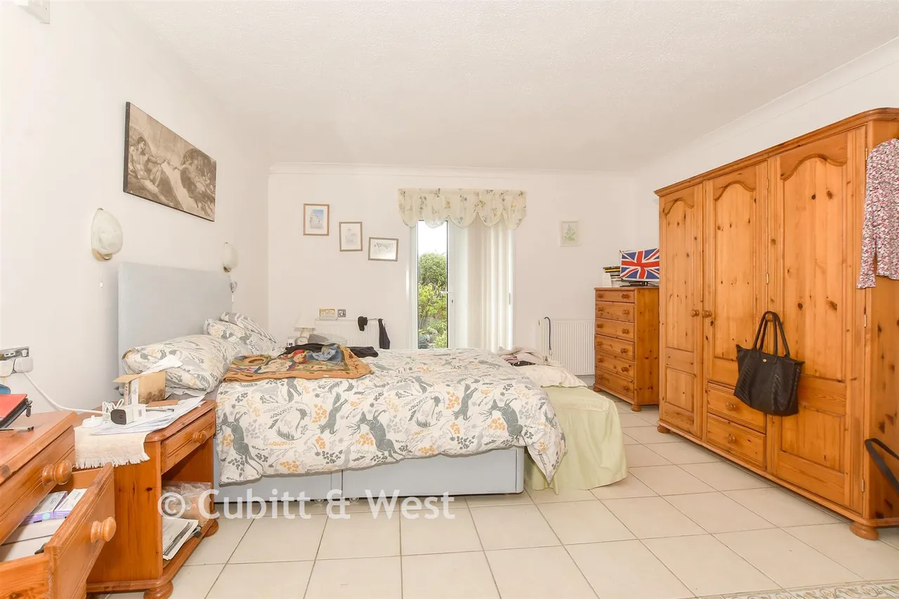 Lavinia Way, East Preston, BN16, photo 7