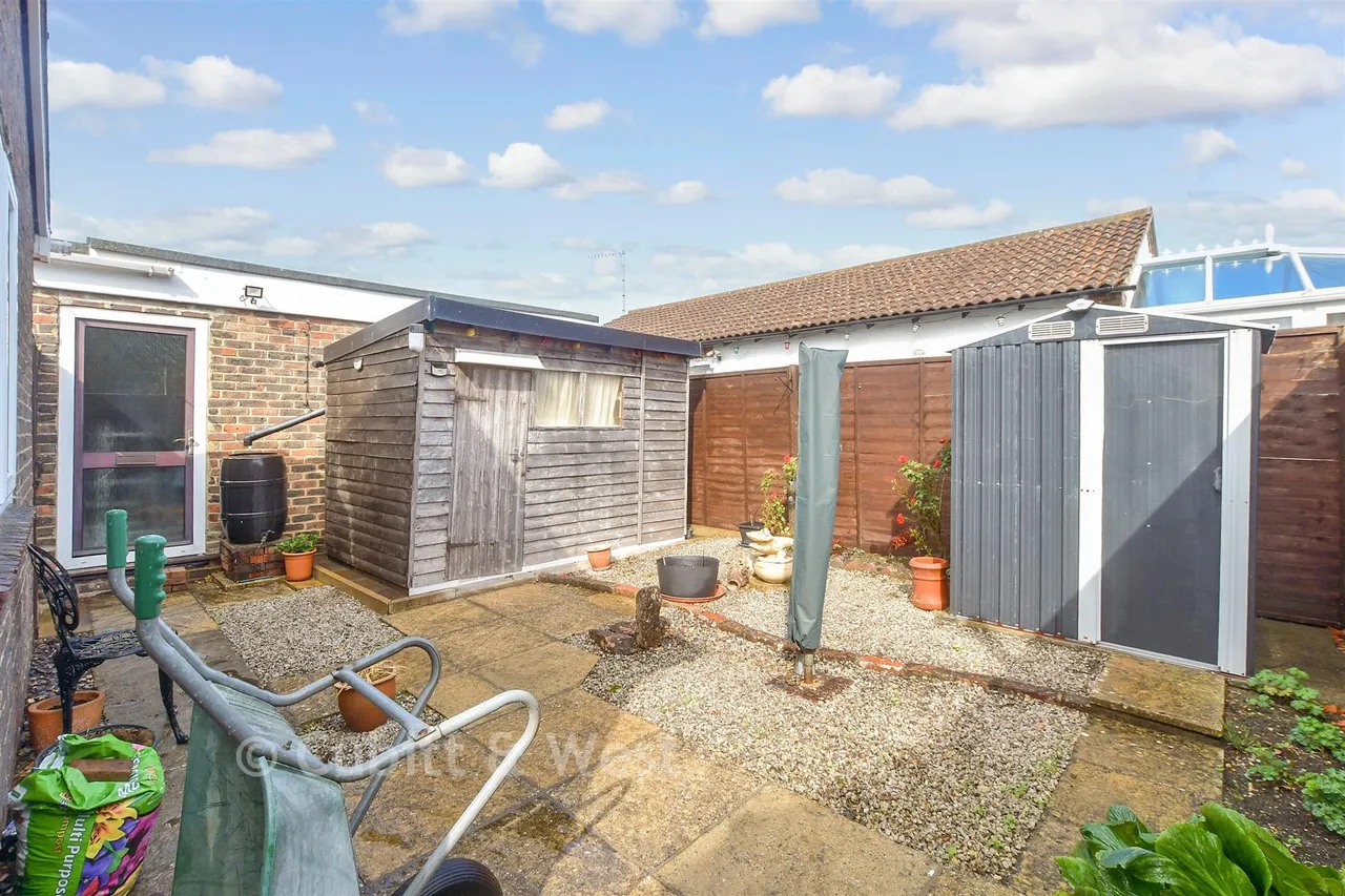 Lavinia Way, East Preston, BN16, photo 16