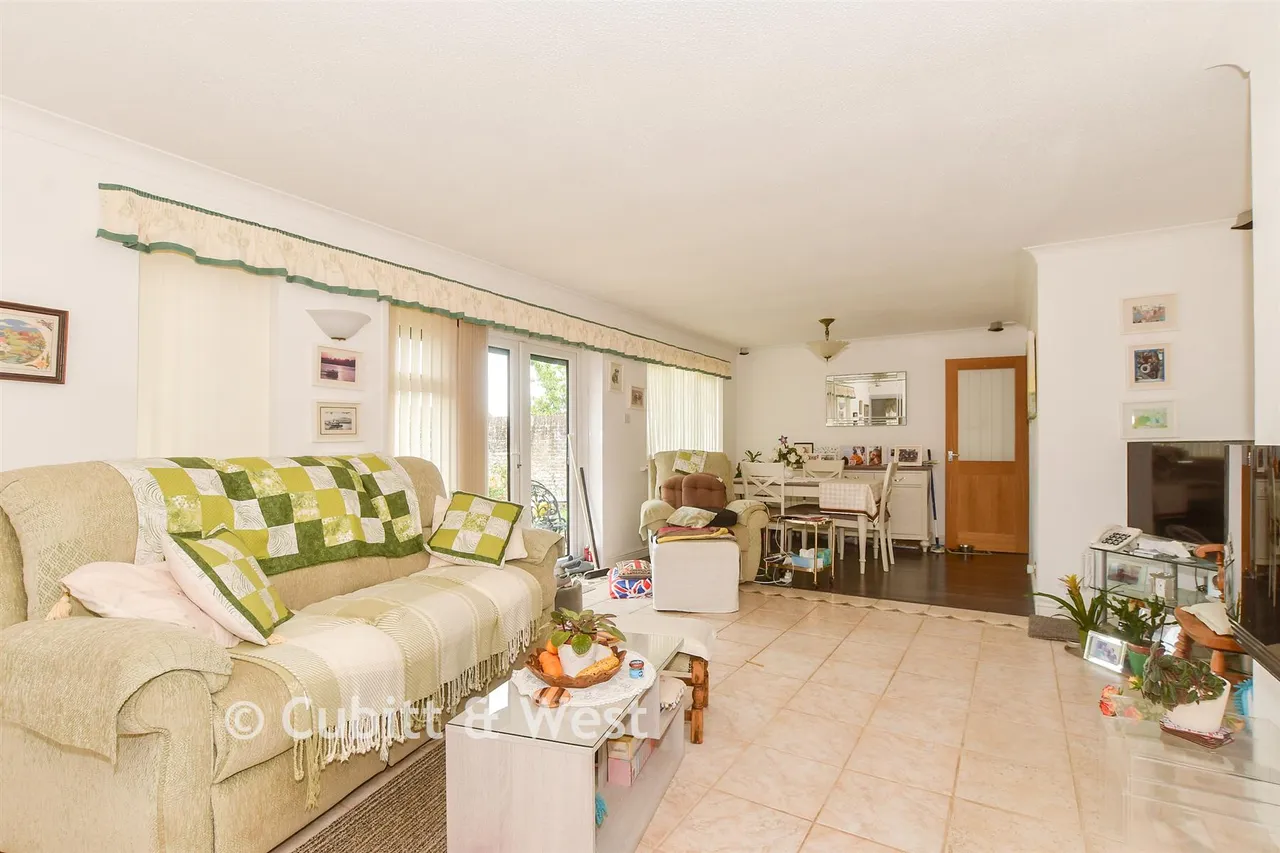 Lavinia Way, East Preston, BN16, photo 8