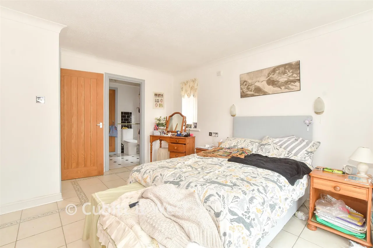 Lavinia Way, East Preston, BN16, photo 18