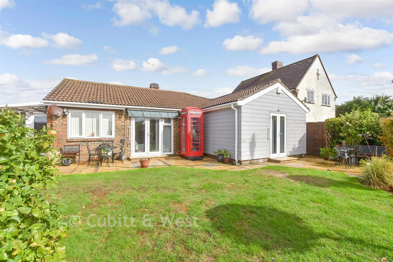Lavinia Way, East Preston, BN16, photo 15
