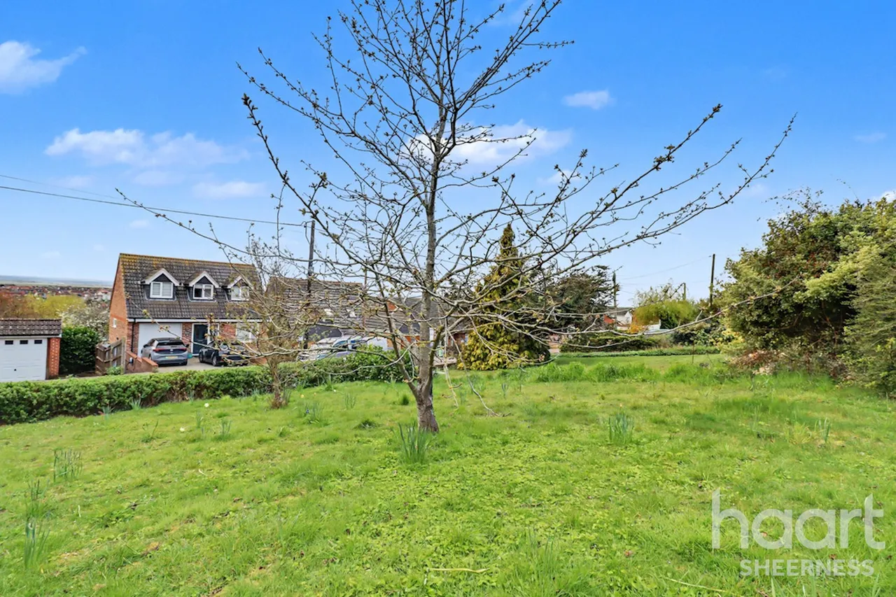 Queenborough Drive, ME12, photo 10