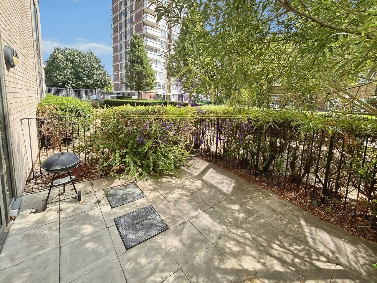 2 bed flat for sale, Ben Jonson Road, London, E1