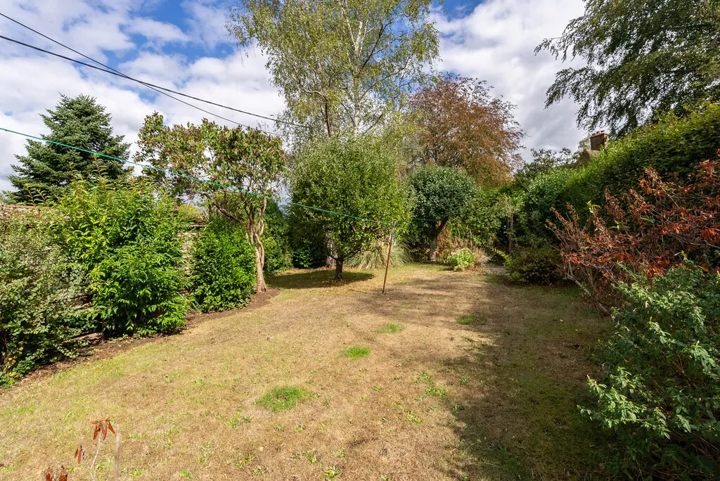 The Borough, Brockham, RH3, photo 4