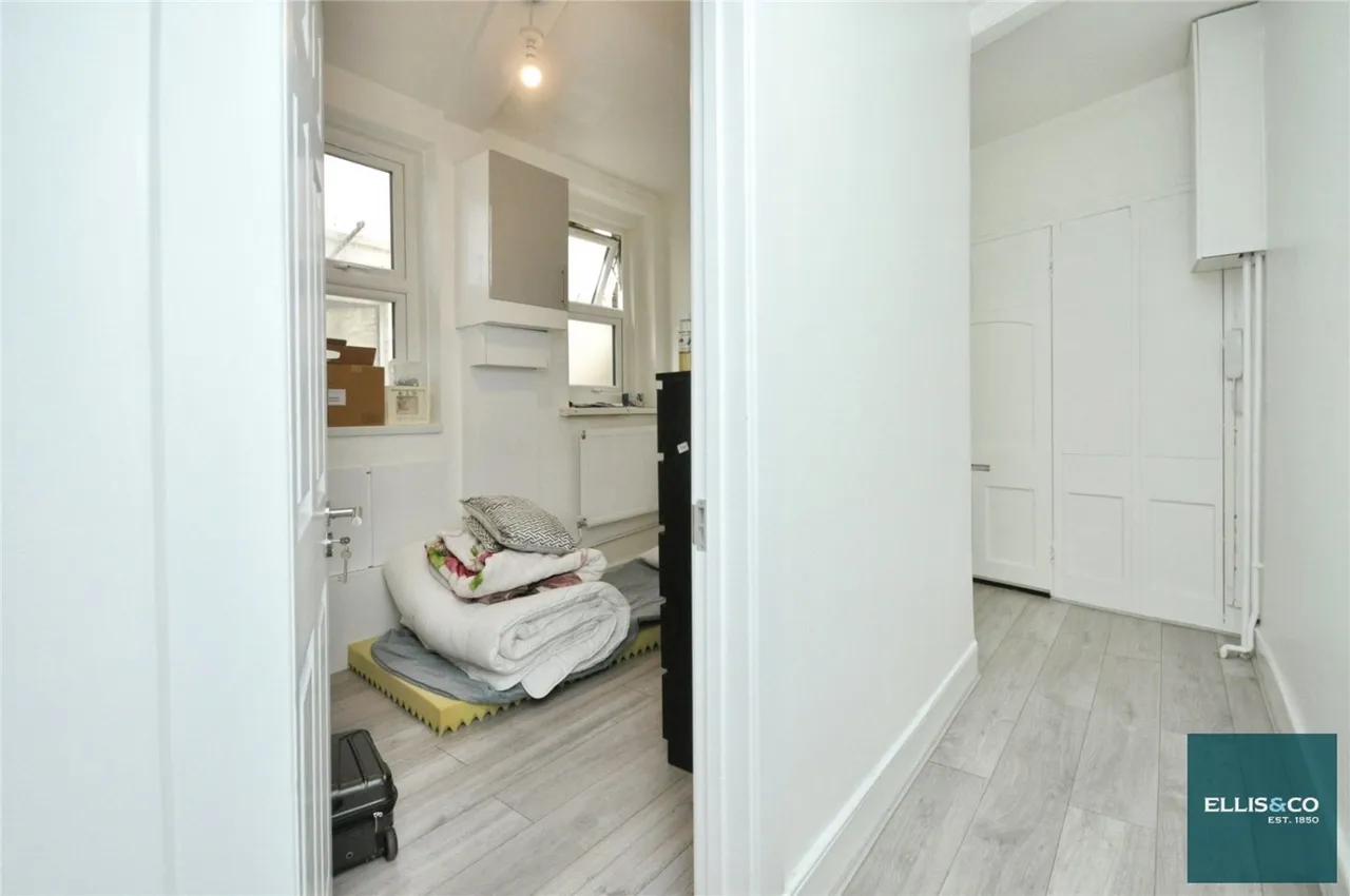 Hendon Lane, Finchley, N3, photo 9