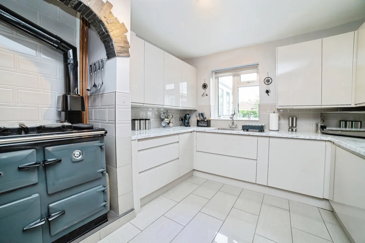 Chaucer Crescent, Sutton-in-Ashfield, Nottinghamshire, NG17, photo 4