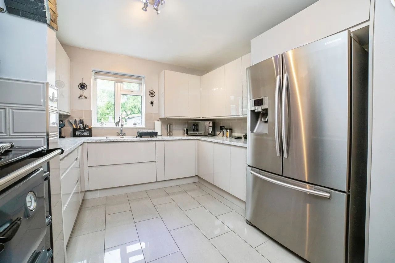 Chaucer Crescent, Sutton-in-Ashfield, Nottinghamshire, NG17, photo 5
