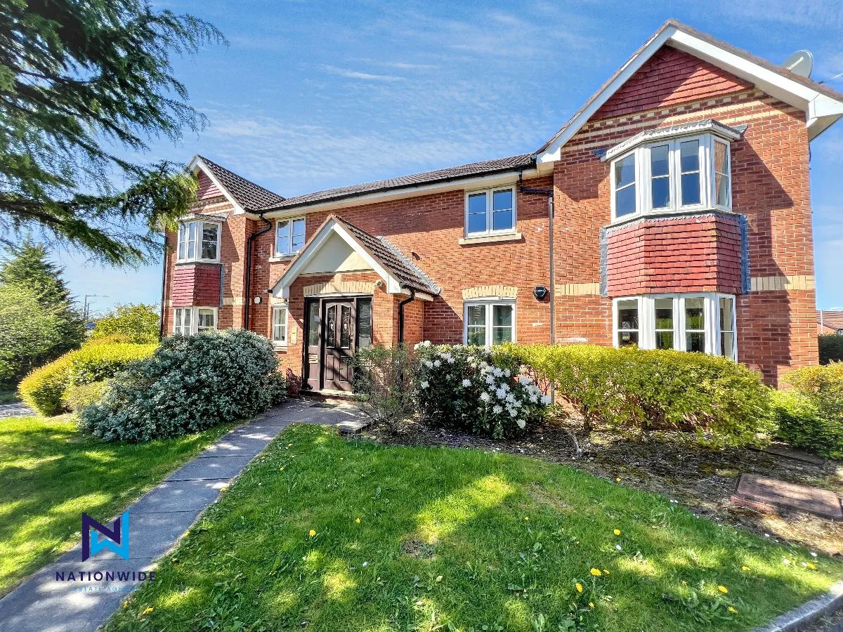 2 bed flat for sale — Lowerbrook Close, Bolton, BL6 6SS