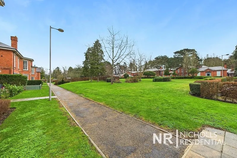 Sherwood Way, Epsom, KT19, photo 14