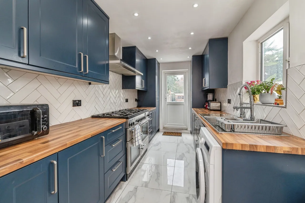 3 bed house for sale, Park Lane, Hornchurch, RM11