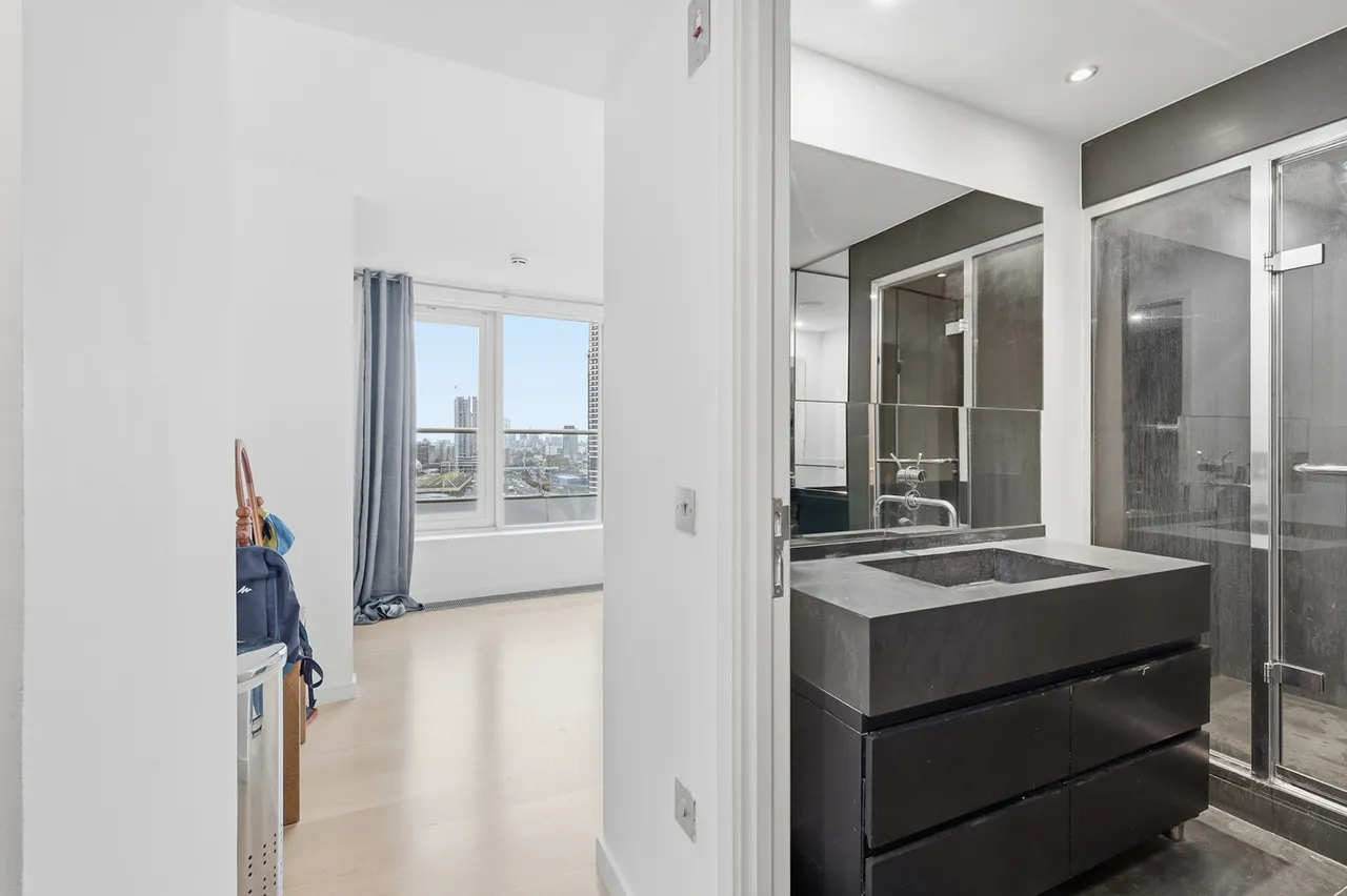 Block C, New Providence Wharf, E14, photo 17