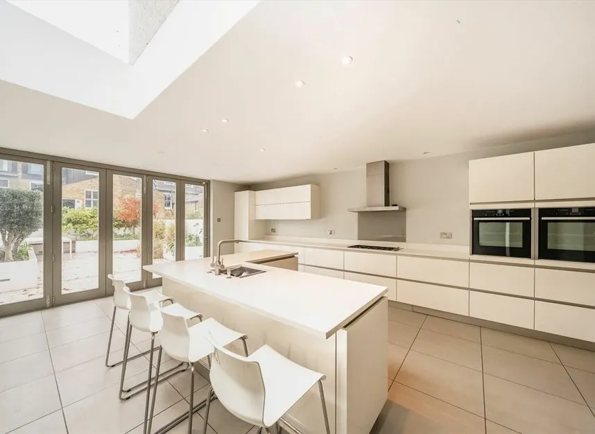 Kimberley Road, Clapham North, SW9, photo 2