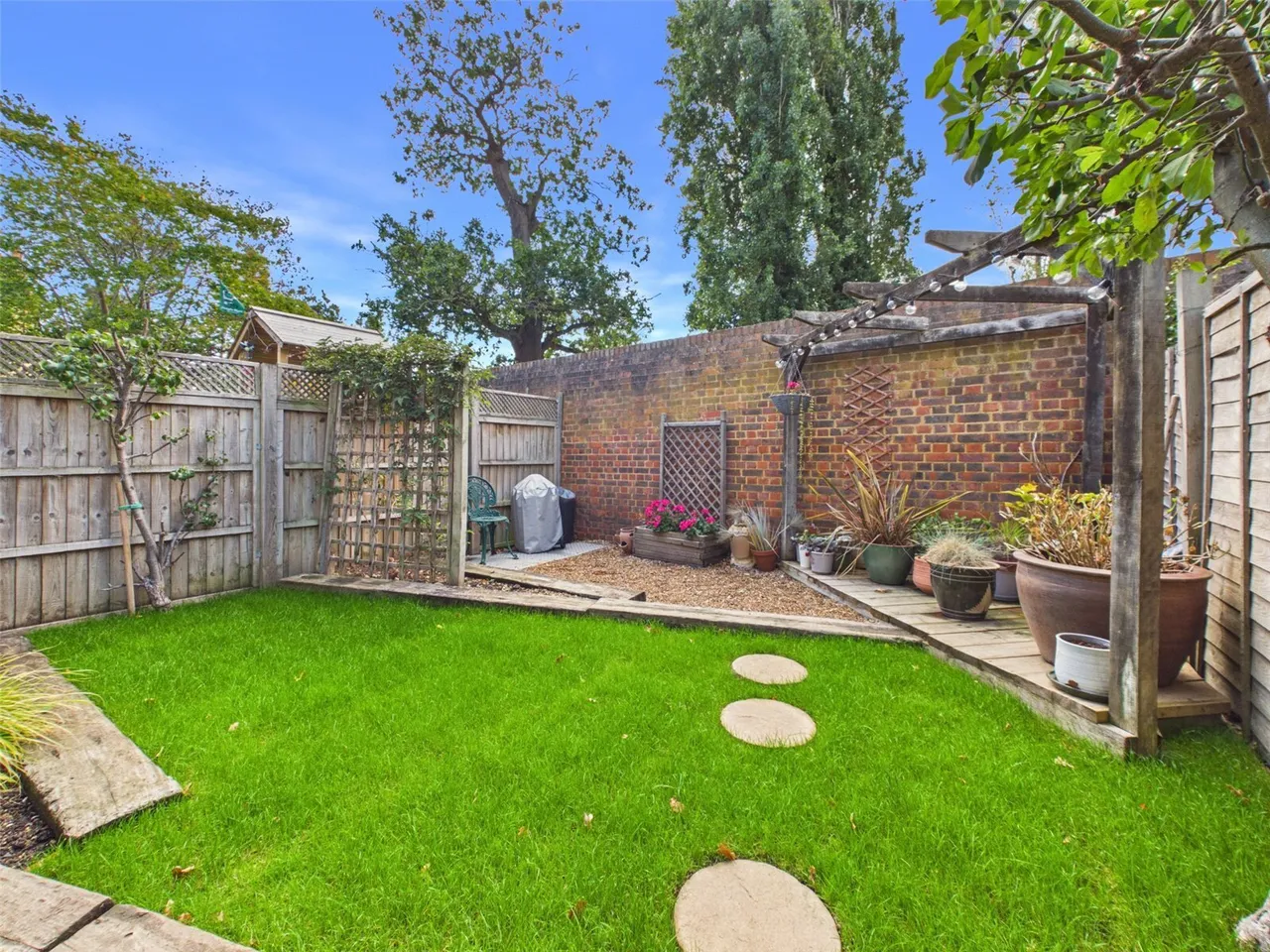 Admiralty Way, Teddington, TW11, photo 7