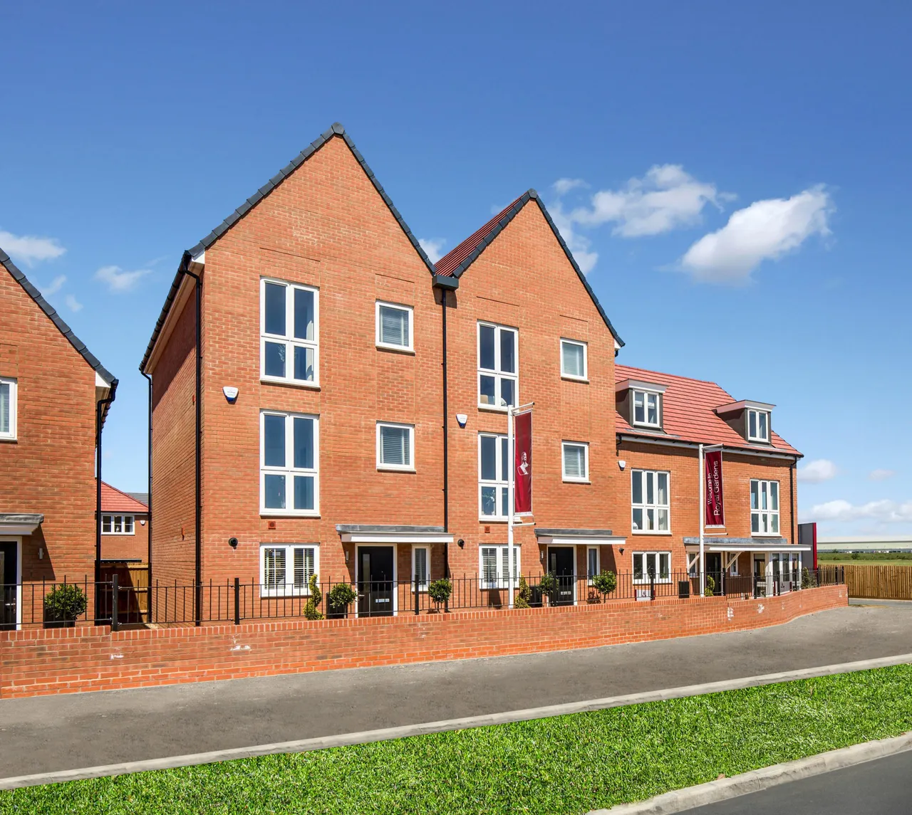 Plot 14a, The Pembroke, Royal Gardens, Wixams, MK45 3RN, photo 2
